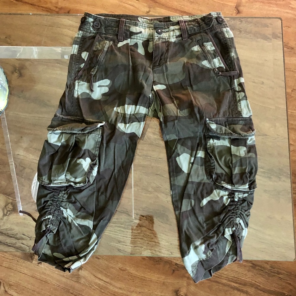 Gap Camo Cargo 3/4 Pant Size 1